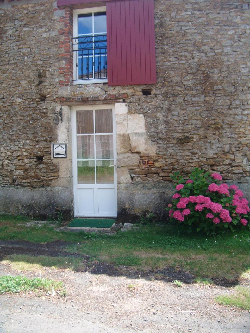 Gite Le Puy Rabasteau Hotel Chantonnay Exterior foto