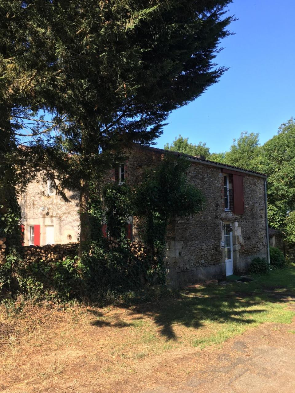 Gite Le Puy Rabasteau Hotel Chantonnay Exterior foto